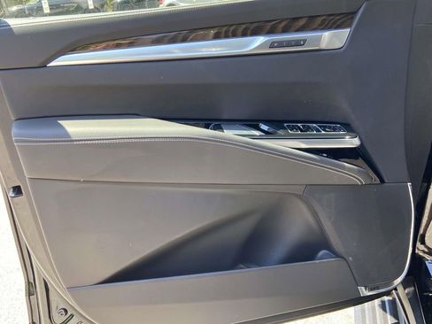 New 2026 Cadillac Escalade Platinum Sport w/ LPO, ONYX Package AWD/4WD image 17