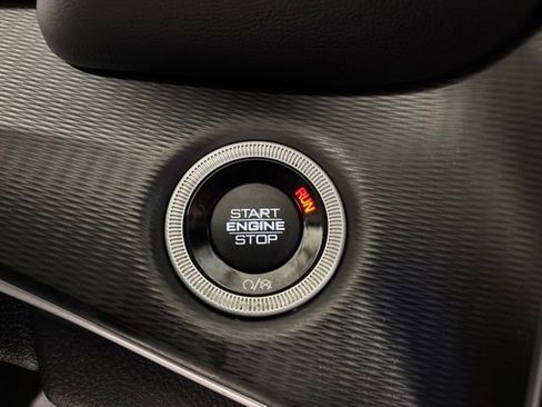 Used 2023 Jeep Grand Cherokee Laredo AWD/4WD image 26