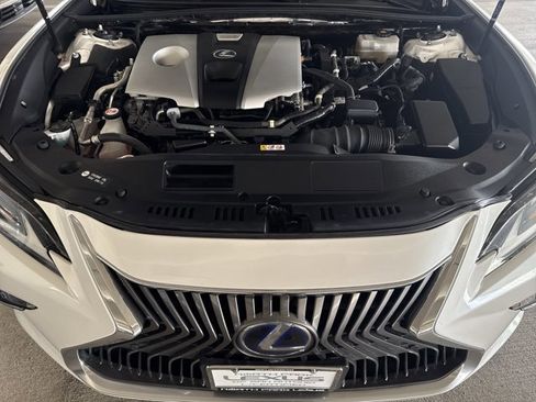 Used 2019 Lexus ES 300h Ultra Luxury w/ Accessory Package 2 image 28