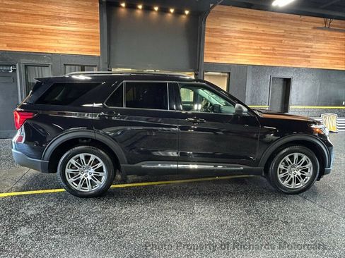 Used 2025 Ford Explorer Active w/ Active Comfort Package AWD/4WD image 2