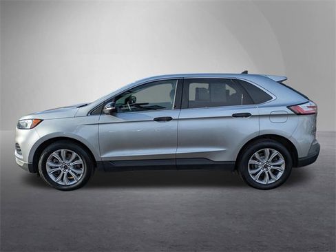 Used 2024 Ford Edge Titanium image 2
