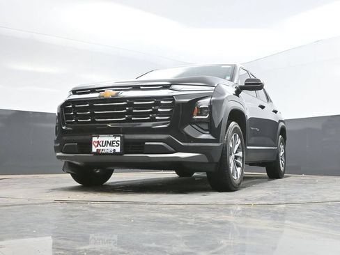 Used 2025 Chevrolet Equinox LT FWD image 33