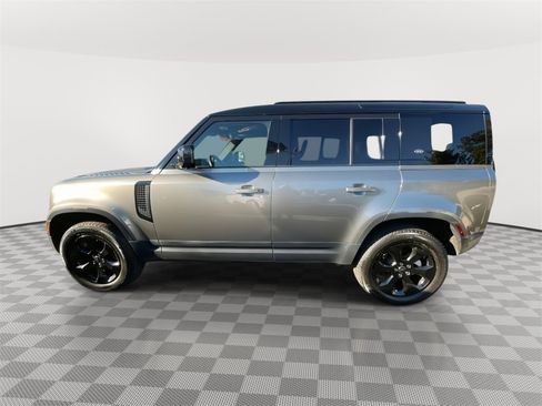 Used 2023 Land Rover Defender 110 S image 4