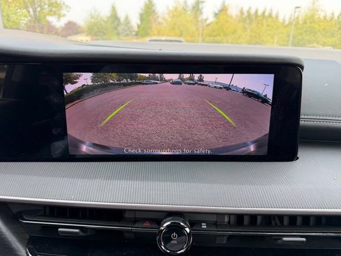 Used 2025 Nissan Murano SV AWD/4WD image 22