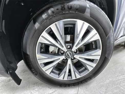 Used 2023 Nissan Rogue SV image 10