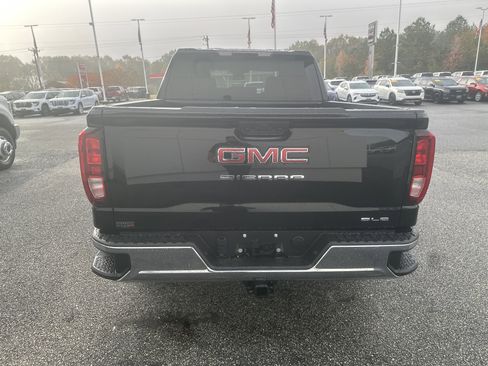 New 2026 GMC Sierra 1500 SLE image 4