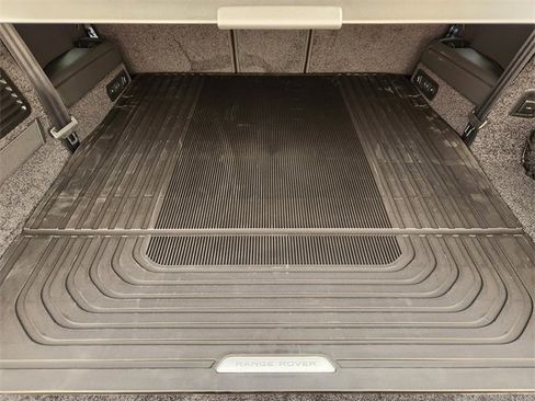 New 2026 Land Rover Range Rover Long Wheelbase SE image 22