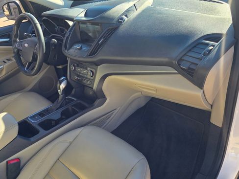 Used 2019 Ford Escape SEL image 24