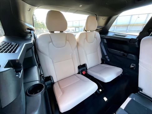Used 2026 Volvo XC90 B6 Plus w/ Protection Package Premier AWD/4WD image 30