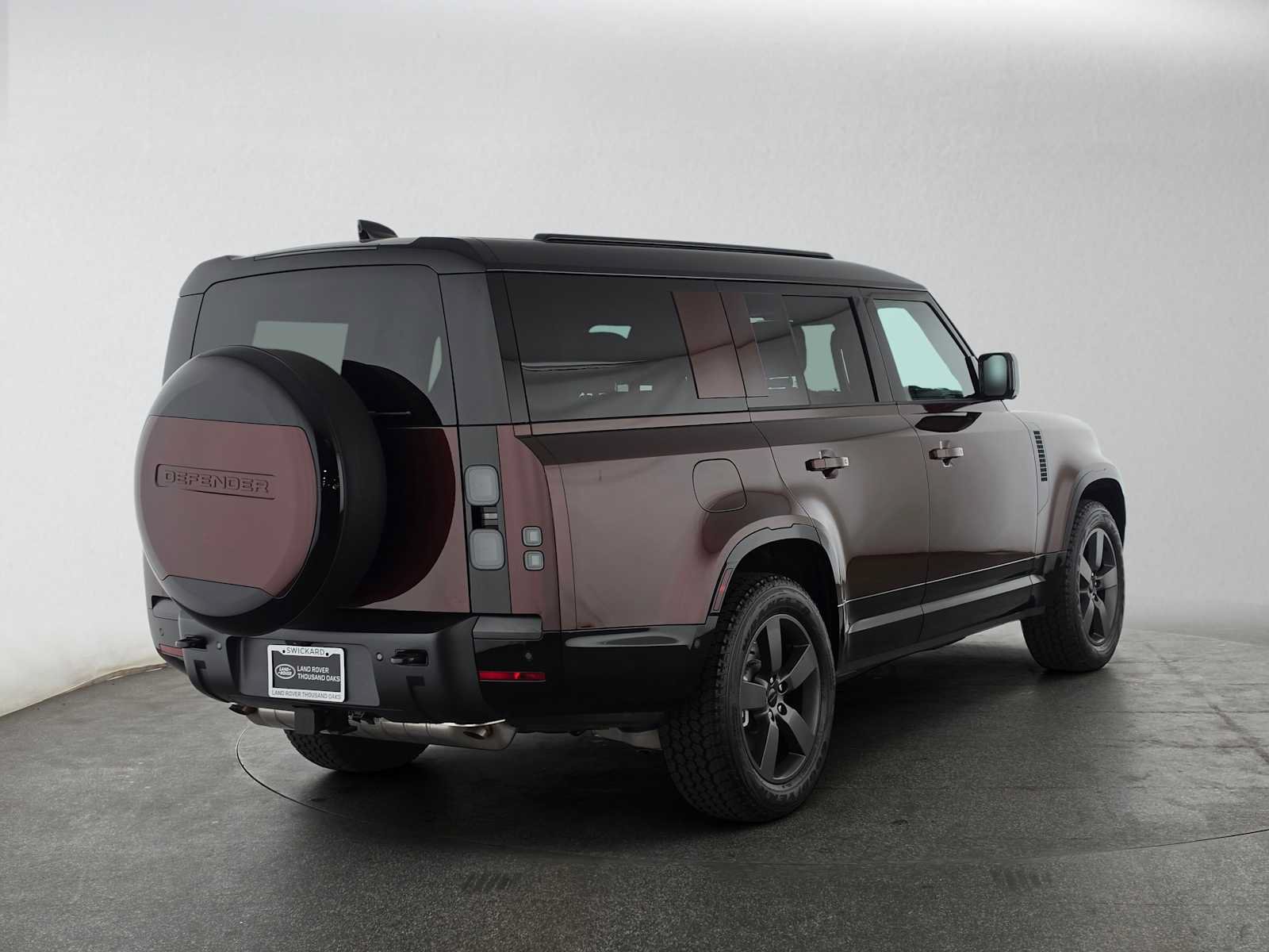 New 2026 Land Rover Defender 130 X-Dynamic SE AWD/4WD image 5