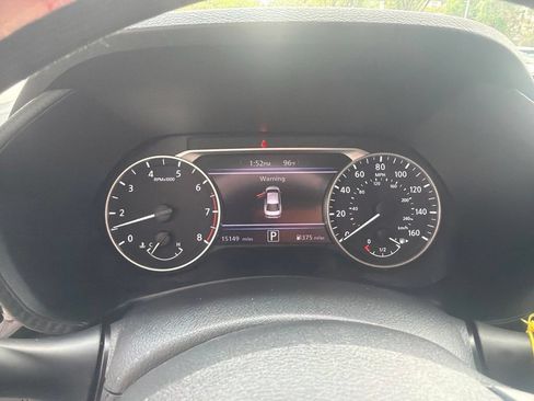 Certified 2023 Nissan Sentra SR w/ Trunk Package FWD image 3