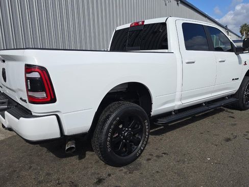 Used 2024 RAM 2500 Big Horn w/ Night Edition AWD/4WD image 4