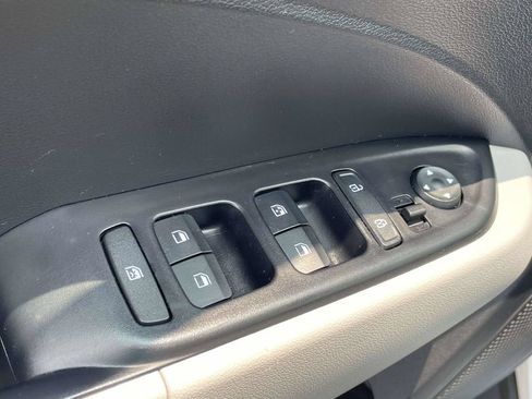 Certified 2025 Hyundai Venue SEL FWD image 14