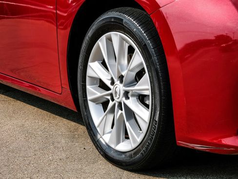 Used 2014 Lexus ES 300h w/ Luxury Package w/Bamboo Trim FWD image 61