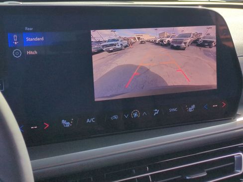 New 2026 Chevrolet Traverse LT image 15