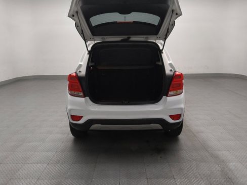 Used 2020 Chevrolet Trax LT w/ LT Convenience Package FWD image 29