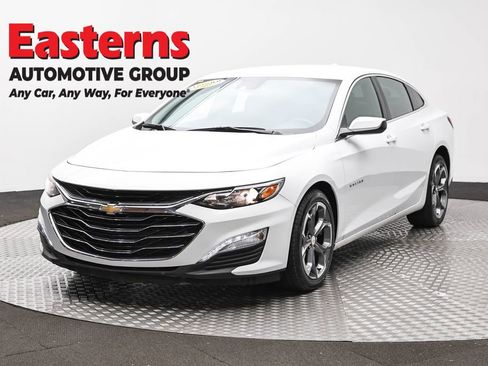 Used 2024 Chevrolet Malibu LT image 1