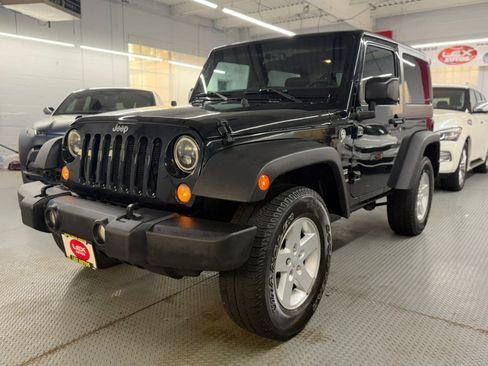 Used 2015 Jeep Wrangler Sport w/ Quick Order Package 24S AWD/4WD image 2