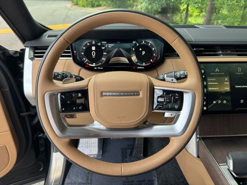 Used 2025 Land Rover Range Rover SE AWD/4WD image 34