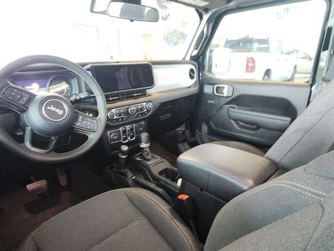 Used 2024 Jeep Wrangler Unlimited Sport AWD/4WD image 24