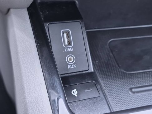 Used 2021 Kia Sedona EX w/ EX Premium Package FWD image 32