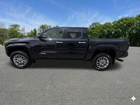 Used 2024 Toyota Tacoma Limited w/ Limited Package (LT) AWD/4WD image 5