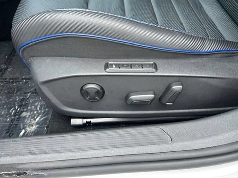Used 2022 Volkswagen Golf R AWD/4WD image 19