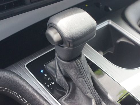 Certified 2025 Toyota Sienna LE FWD image 11