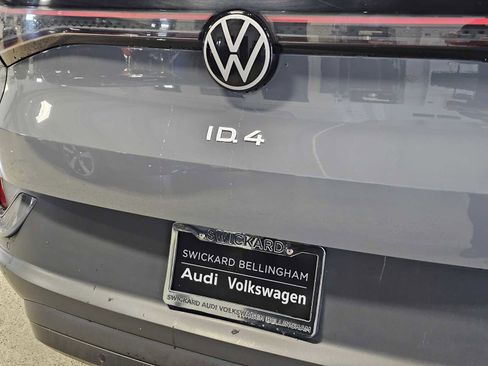 Used 2023 Volkswagen ID.4 Pro image 14