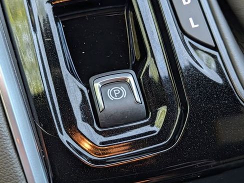 Used 2025 Chevrolet Colorado ZR2 w/ Technology Package image 16