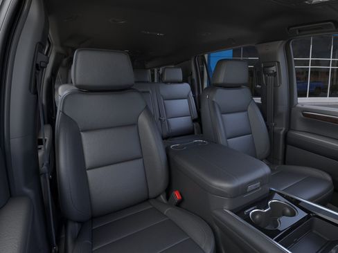 New 2025 Chevrolet Suburban LT image 16