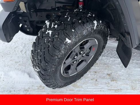 Used 2022 Jeep Gladiator Rubicon w/ Cold Weather Group image 16