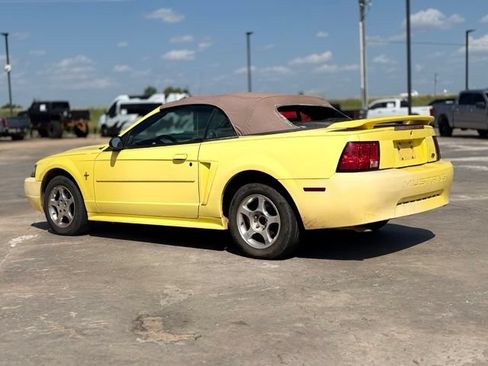 Used 2003 Ford Mustang Convertible RWD image 5