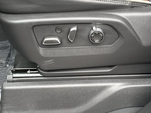 Used 2025 GMC Sierra 3500 Denali Ultimate AWD/4WD image 19