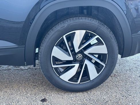 New 2026 Volkswagen Atlas SE image 9