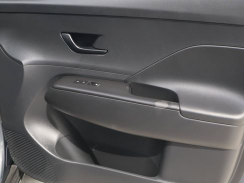 Used 2024 Hyundai Kona SE FWD image 15