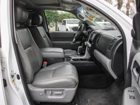 Used 2017 Toyota Sequoia Limited w/ Safety & Convenience Package image 48