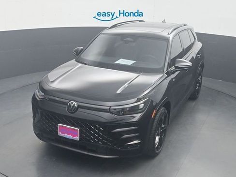 Used 2026 Volkswagen Tiguan SE R-Line image 21