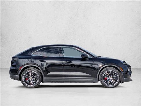 Used 2025 Porsche Macan 4S Electric image 8