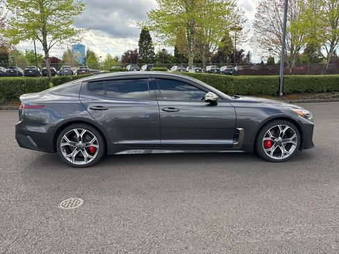 Used 2018 Kia Stinger GT1 image 8