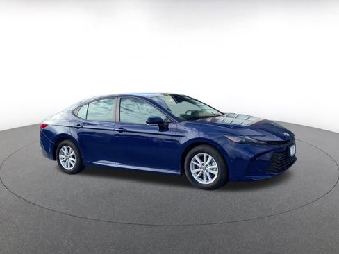 Used 2025 Toyota Camry LE image 2