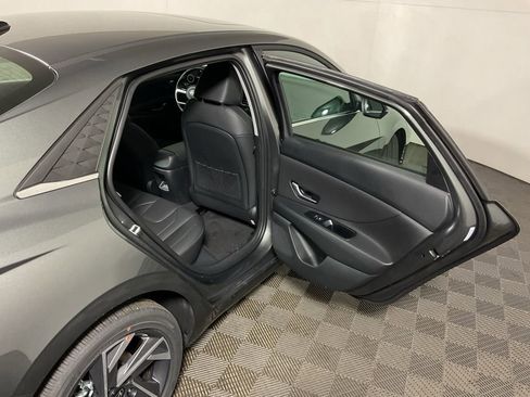 New 2026 Hyundai Elantra Limited FWD image 35