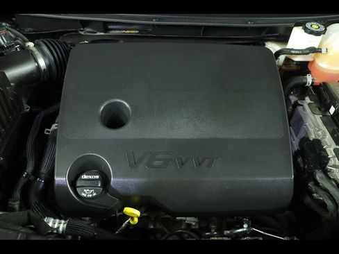 Used 2023 Chevrolet Traverse LT FWD image 21