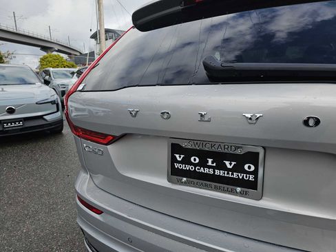 Certified 2025 Volvo XC60 B5 Plus AWD/4WD image 16