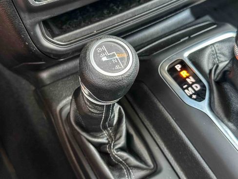 Used 2025 Jeep Wrangler Unlimited Sport AWD/4WD image 34