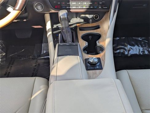 Used 2020 Lexus RX 350L FWD w/ Premium Package image 19