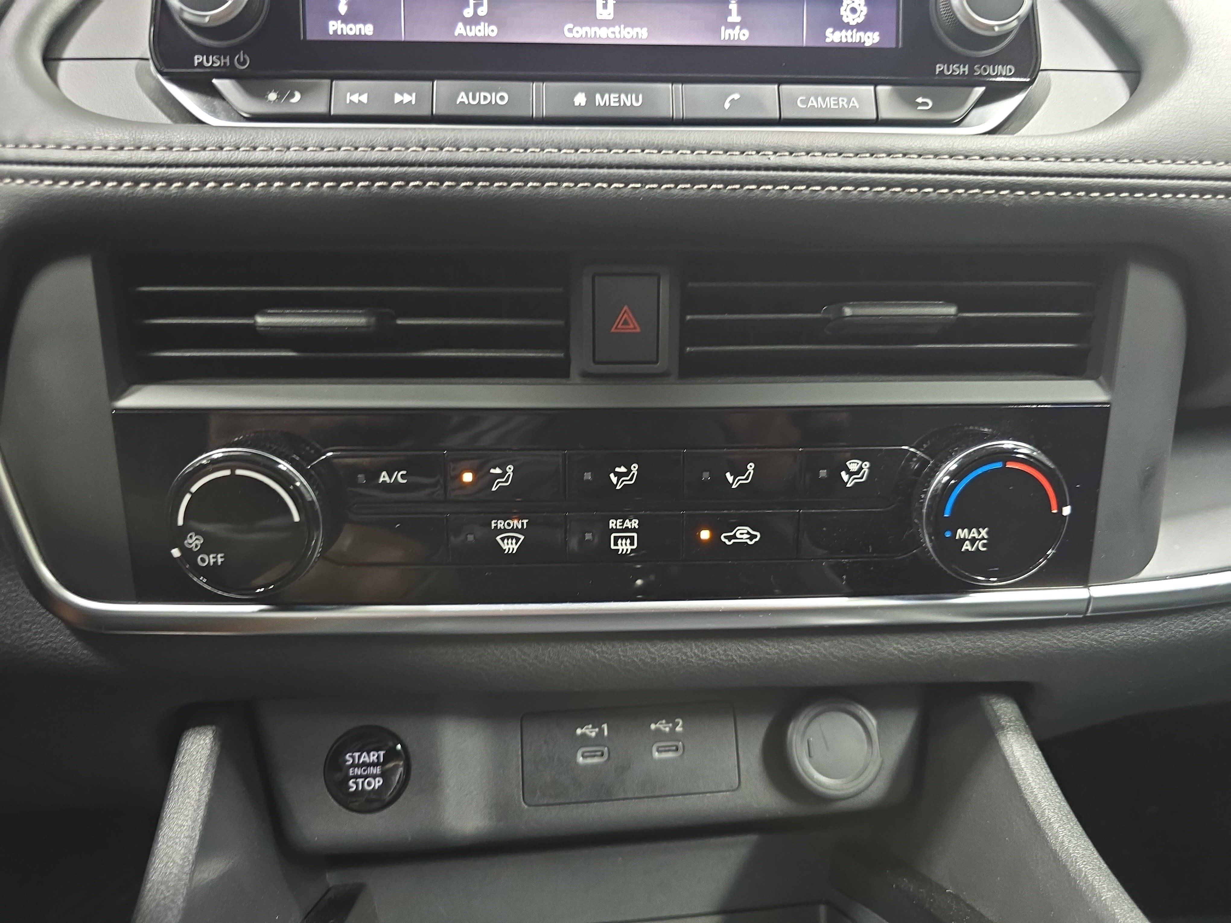 Used 2025 Nissan Rogue S AWD/4WD image 19