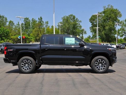 New 2025 Chevrolet Colorado Z71 image 2