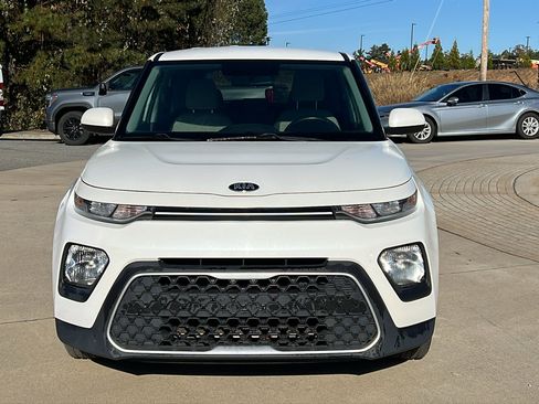 Used 2020 Kia Soul LX image 3