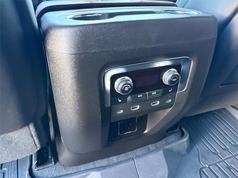 Used 2023 GMC Yukon Denali Ultimate image 24